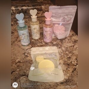Alice in wonderland bath Set